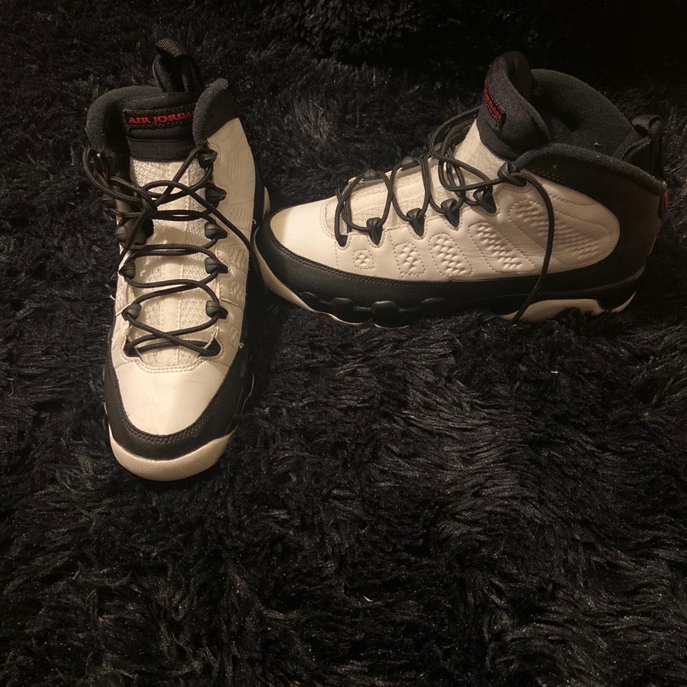 Jordan
Air Jordan 9 Retro BG 
“Space Jam”